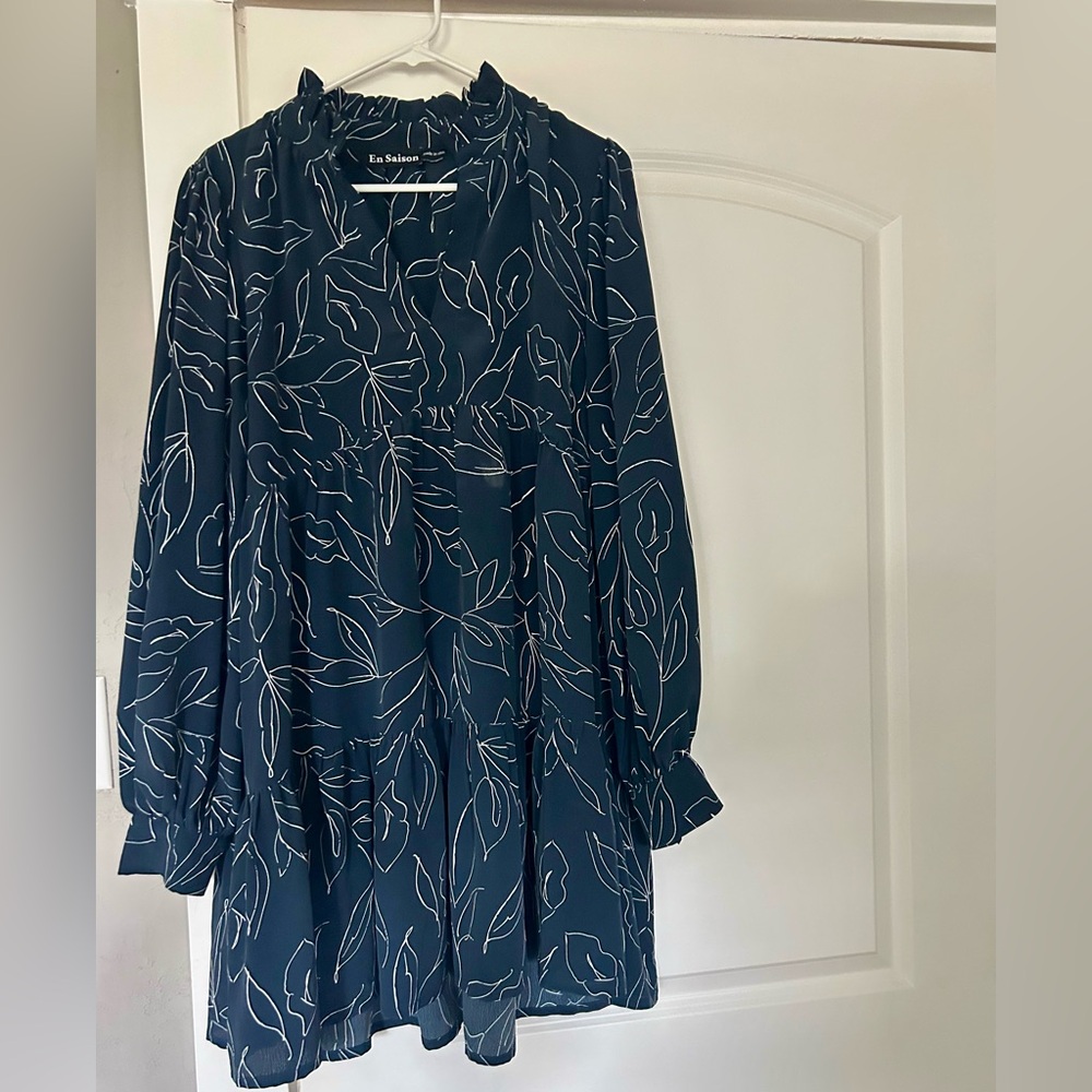 En Saison Navy and White Leaf Print Dress- Size M